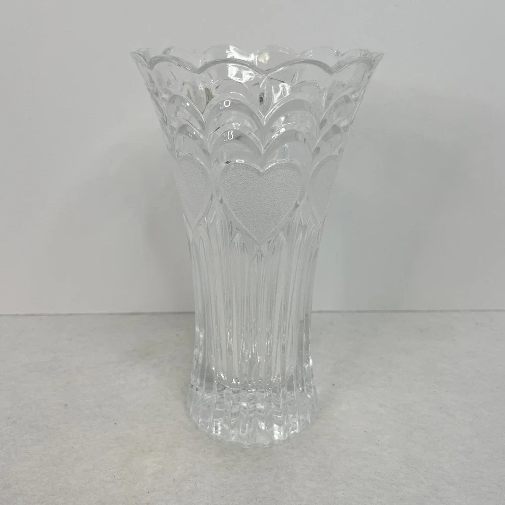 FTD 24% Lead Crystal Hearts Ribbed Vase Love Roses Vintage Retro 7